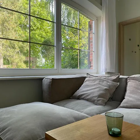 Apartman Serene In With Garden