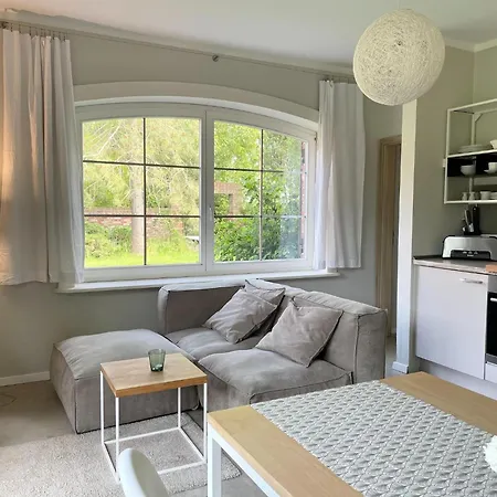 Serene In With Garden Apartman *