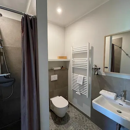 Serene In With Garden Apartman *