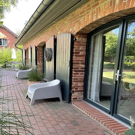 Serene In With Garden Apartman *