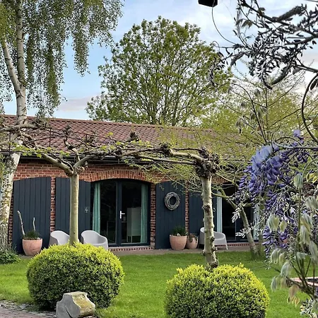 Serene In With Garden Apartment *